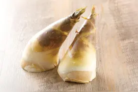 当季“鲜笋”切丝煮饭最甜！大厨为您示范两道，家常竹笋料理图片