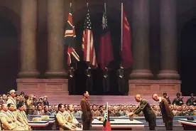 重温胜利的日子里，我们要给心里有鬼的人，讲讲人打败鬼的故事图片