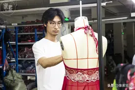 90后小伙靠情趣内衣身家上千万，产品销往国外，内衣越丑越好卖图片