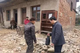 为什么农村房屋不能翻新，不能原地修建房屋？视频封面