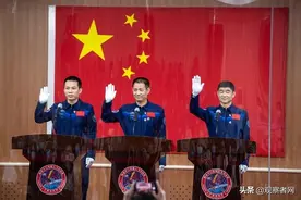 致敬100年｜这本叫"中国"的书见证了祖国的腾飞图片