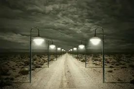 小说：一不小心带着金手指掉落了原始外星球，结果故事就开始了图片