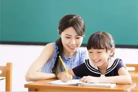 爸妈当自己班主任有多惨？过来人：分数还没公布，挨了一顿胖揍图片