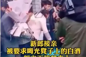 新郎摔捧花离去，拦住新郎的是“玩心过盛”，还是“锦上添花”图片