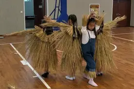 当代鲁班！63岁爷爷走红全球，传统手工艺传承或可这样从娃抓起图片