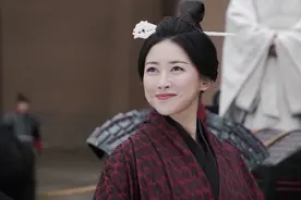 《大秦赋》赵姬送大伯美女，网友调侃：泉水插眼，随时传送图片