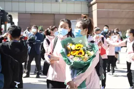 援鄂英雄凯旋回家 山西交警最高礼仪护卫图片