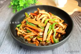 这两种食材一鲜一香，搭配一起炒，简单快手营养好，比炒肉先光盘图片