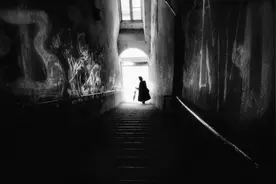 街头摄影：Rui Palha.葡萄牙 | 等待时机图片