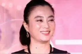 54岁李玲玉近照：嫁给犹太人，混血儿子帅呆了，如今为儿子复出图片