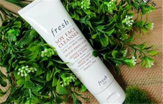 皂基？氨基酸？太out了，现在流行的洗面奶比氨基酸还要温和...