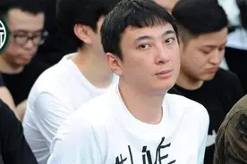 不能怪思聪当舔狗，王健林卑微的样子你没见过…图片