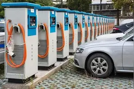 个人在小区内建自用充电桩有啥条件 国网西安供电公司：要看小区是否进行了户表改造、有无固定车位图片