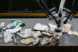 疫情下机器人员工两面刃：免跟人接触却加速失业潮图片