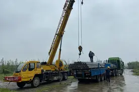 爱心企业捐赠物资 携手筑牢防汛堤坝图片