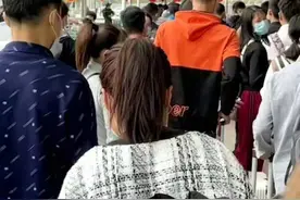 妻子抛儿弃夫外出打工四年不曾回家，原因只有这2种图片