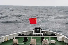 中国向澳洲部署两艘军舰，以1敌9展示自由航行，澳大利亚无话可说图片