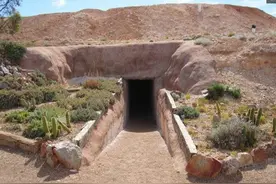 为避48度高温，整个村子搬到地下，一住就是上百年图片