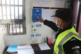 【万警千车下基层】江西湘东：校园内突然闯入持刀“歹徒”，怎么办？图片