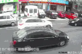 男子兴冲冲开车去吃烧烤，把烧着的木炭放后备箱！没想到酿出大祸图片