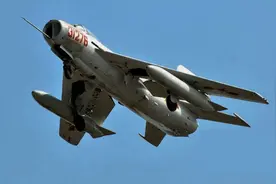 南海上空复仇之战——从0：2到5：0空中铁拳打掉美军嚣张气焰图片