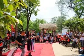 开封市杞县：红色经典演出送到农民家门口图片