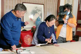 许丽丽人生三部曲，唱歌京剧绘画，青歌赛冠军成为传统文化传承者图片