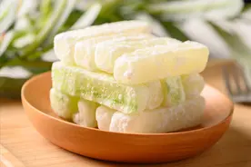 冬瓜别再炒着吃了，做成冬瓜糖，清热下火，清香甜蜜，全家抢着吃图片
