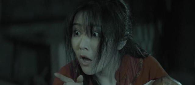 上线1天就破纪录，这片凭什么能被捧为：2021年第一国产惊悚片？