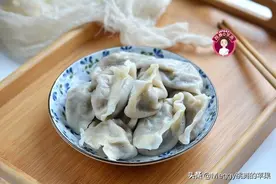茄子馅饺子怎么做才好吃？加2个小料，酱香浓郁，比放肉的还抢手图片
