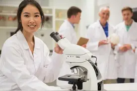 普通人家的孩子，学医之后大多“后悔”了，选专业要考虑太多因素图片