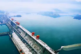 “印钞机”三峡大坝，放弃巨大经济效益，暂停工作，究竟为何？图片