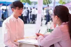 硕士学历不值钱了？211研究生面试被HR嫌弃，原因不仅是文凭贬值图片