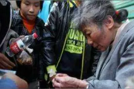 “一毛奶奶”程应清：卖20年小吃不涨价，邓超陈赫鹿晗也来打卡图片