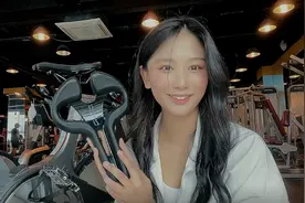 大叔发明了一个镂空车座，堪称骑行时降低屁股疼痛的神器图片