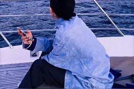 那些努力微笑的人  也曾在黑夜里痛哭.#权志龙#权志龙壁纸图片