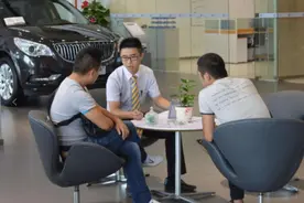 “贷款买车”与“全款买车”的区别到底有多大？算笔账，一目了然图片