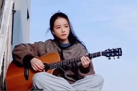 华智冰弹吉他画面是假的？真人已经被找到，大家对虚拟人理解错了图片
