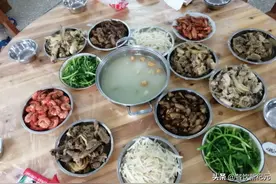 第一次去广西男朋友家，看到不锈钢盆装的菜后，我一点食欲都没有图片