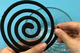 把蚊香放在水里泡一泡，解决了夏天的一大困扰，家家户户都用得到图片