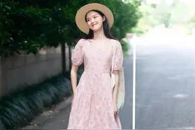 谁说小个子不能穿长裙？那是你不会穿，最强“显高”攻略来咯图片