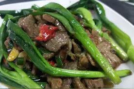 一把韭菜加块肉，用这样的做法，肉鲜香滑嫩爽口，儿子抢着吃图片
