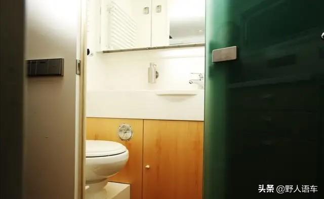 移动的行宫！Unicat六驱越野房车可睡8人带loft设计，土豪的玩具