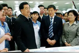 穷小子逆袭成山东首富，行业世界第一，去世后为他建纪念馆，凭啥图片