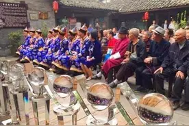 成吉思汗后人，改名换姓隐居四川，600年后靠一首诗相聚图片