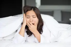 晨起后口气恶臭难闻？营养师：学会吃这4类食物，没有社交恐惧症图片