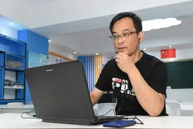 云端上课也能因材施教，上海教育是如何做到的？OMO模式，了解一下图片