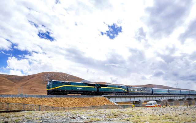 滇藏铁路:开通是必须的,可什么时候才能通呢?