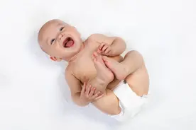 一定要光脚，宝宝光脚这几大好处！你一定要看！太长知识了图片