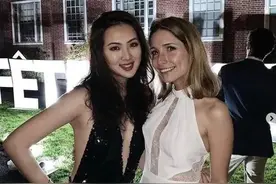 华为小公主在国外真敢穿！一袭亮片黑裙秀身材，胸部全靠两块布遮图片